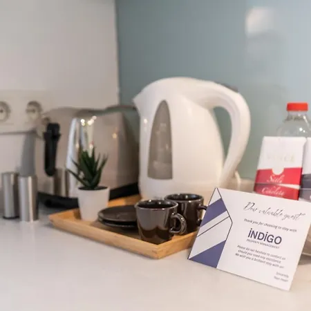 Designer 1-bdr In Trendy Neighborhood Apartment *