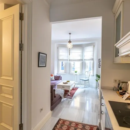 Designer 1-bdr In Trendy Neighborhood * Istanbul