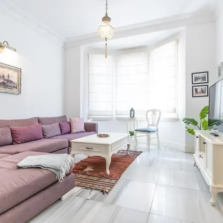 Designer 1-bdr In Trendy Neighborhood Apartment *
